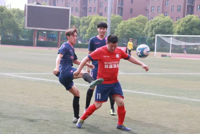 高桥阳一手绘亚马尔，传递经典足球魅力